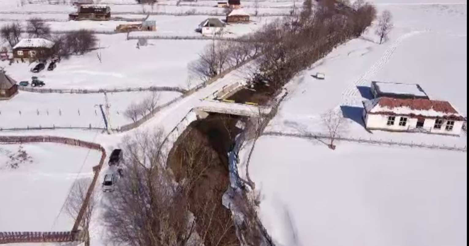 Podul reconstruit o dată, dar decontat de două ori, din bani publici, în Neamț