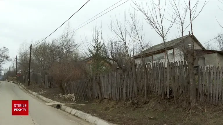 Bărbat acuzat că a violat cel puțin șapte copile într-o casă în construcție. A fost arestat preventiv pentru 30 de zile