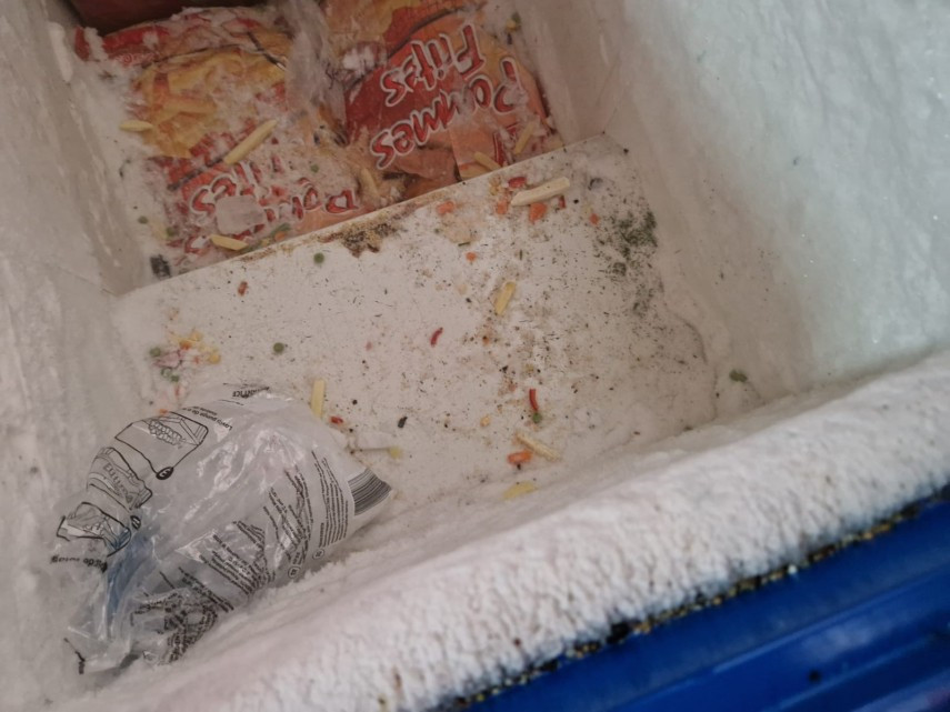 Alimente expirate şi mizerie, la un restaurant din județul Constanţa. Localul a fost închis. FOTO