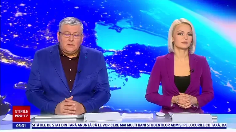 O clădire imensă din Hong Kong a luat foc. Sute de persoane au ieșit în stradă să vadă cum arde. VIDEO