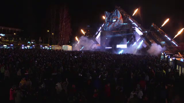 Peste 10 mii de oameni s-au distrat neobosiţi la Festivalul Massif pe ritmuri de muzică electronică