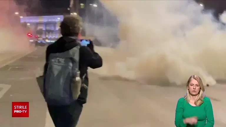 Proteste violente în Salonic și Atena, după dezastrul feroviar din Grecia. Demonstranții au aruncat cu pietre și petarde