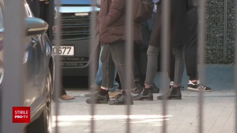 Jandarm arestat după ce ar fi agresat sexual o fetiță de 12 ani. Ea a povestit dirigintei ce i s-a întâmplat