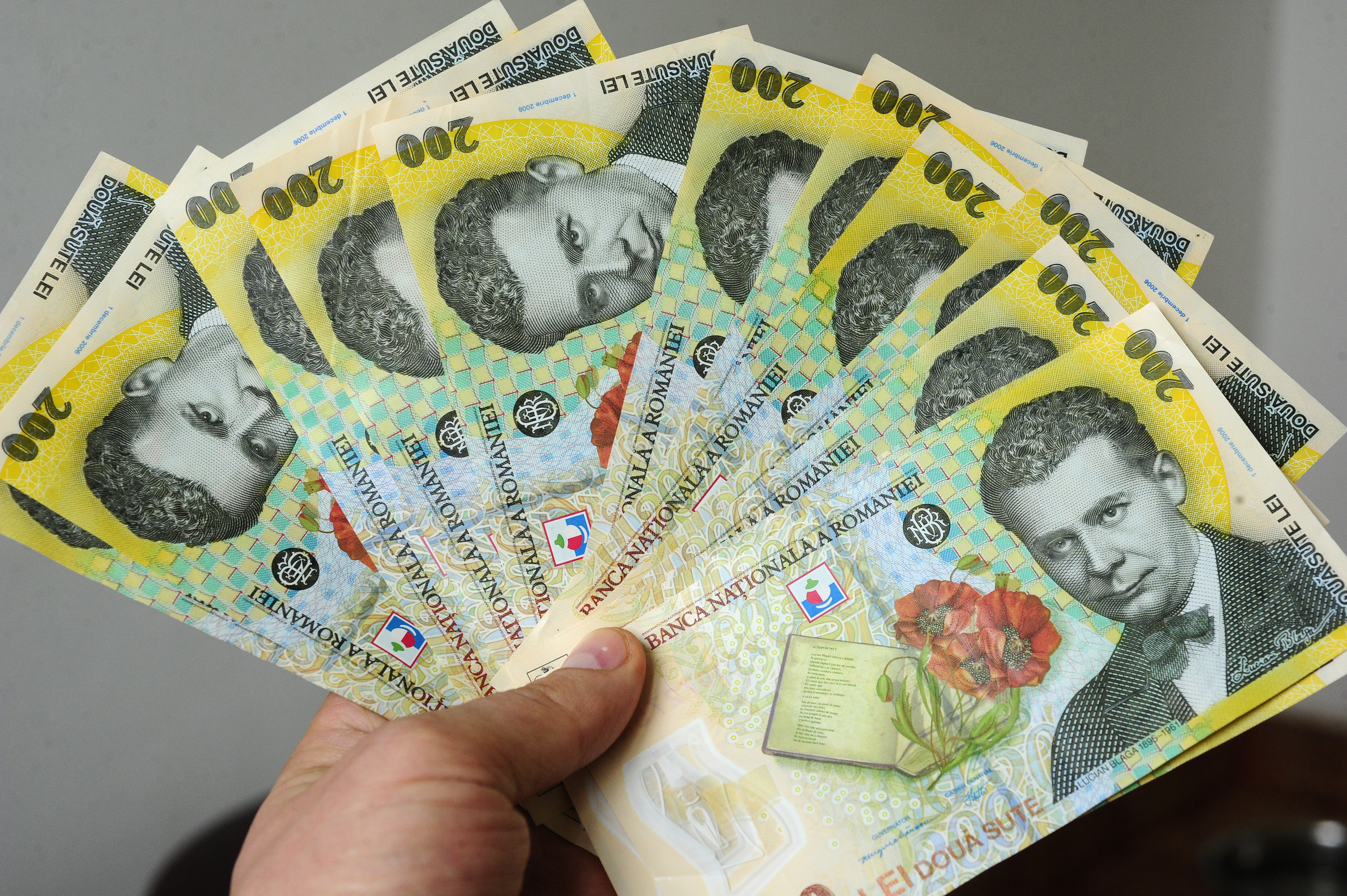 O nouă tranșă de ajutoare financiare pentru plata facturilor la energie. Cine poate primi 700 de lei de la stat