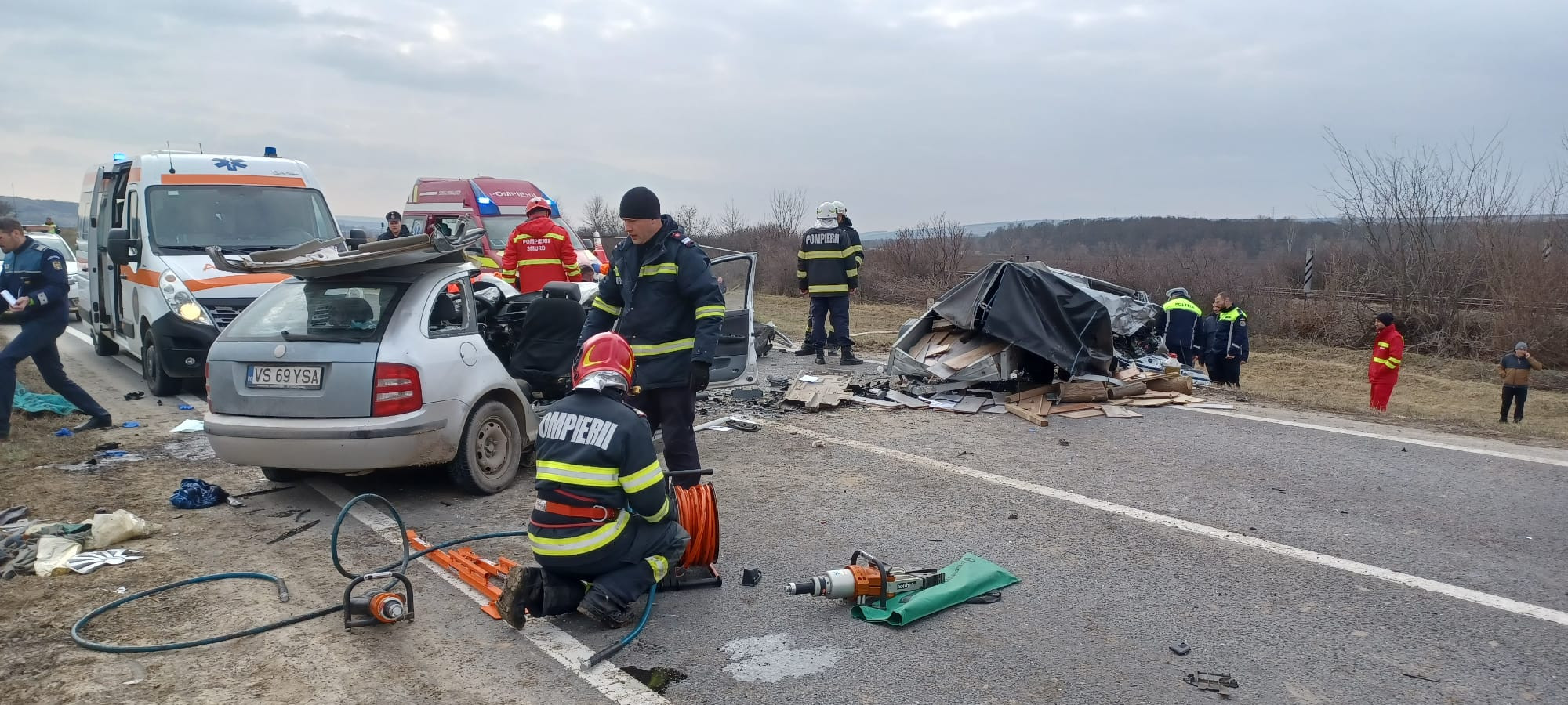 Accident grav în Vaslui. O persoană a murit, alte cinci sunt rănite | GALERIE FOTO