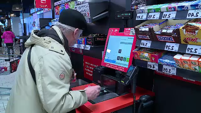 Guvernanții propun taxe suplimentare pentru magazinele dotate cu case „self-scan”. Ce ar urma să primească clienții