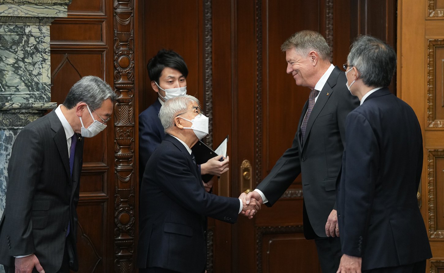 Klaus Iohannis, Japonia