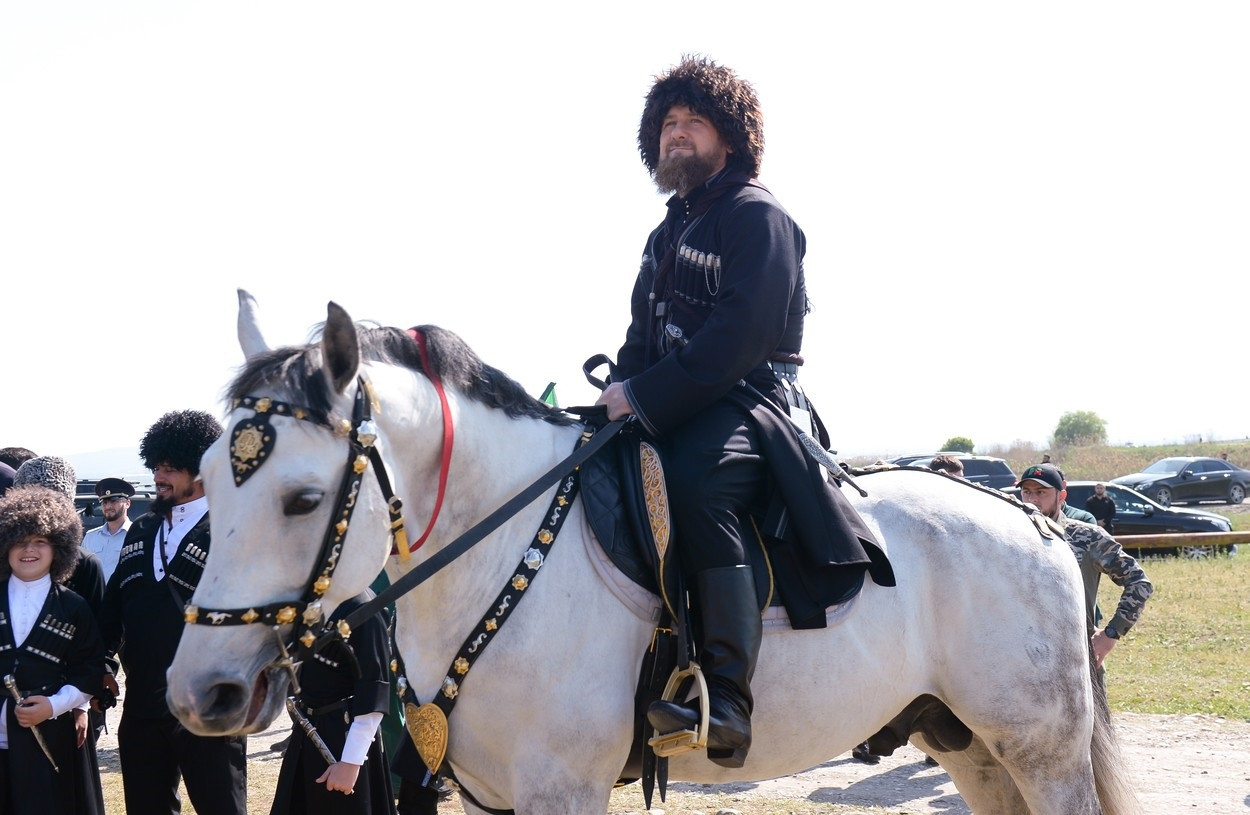 Un cal care îi aparține lui Ramzan Kadîrov a fost furat din Cehia. Cât valorează armăsarul