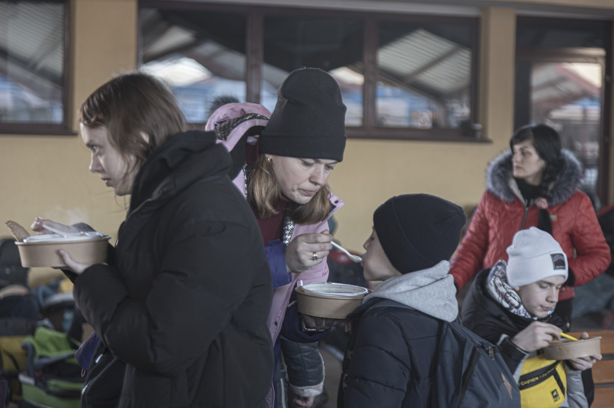 Prima ţară din Uniunea Europeană care suspendă reunificările familiale pentru refugiaţi. „Am atins limitele"