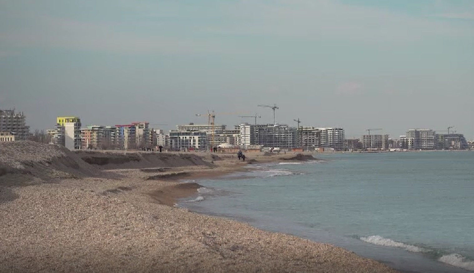 Plajele lărgite din Mamaia se erodează. În unele locuri, diferența de nivel depășește 1,5 metri