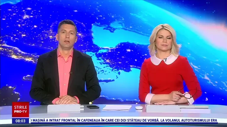 O căprioară a fost salvată de un bărbat din colții unor maidanezi