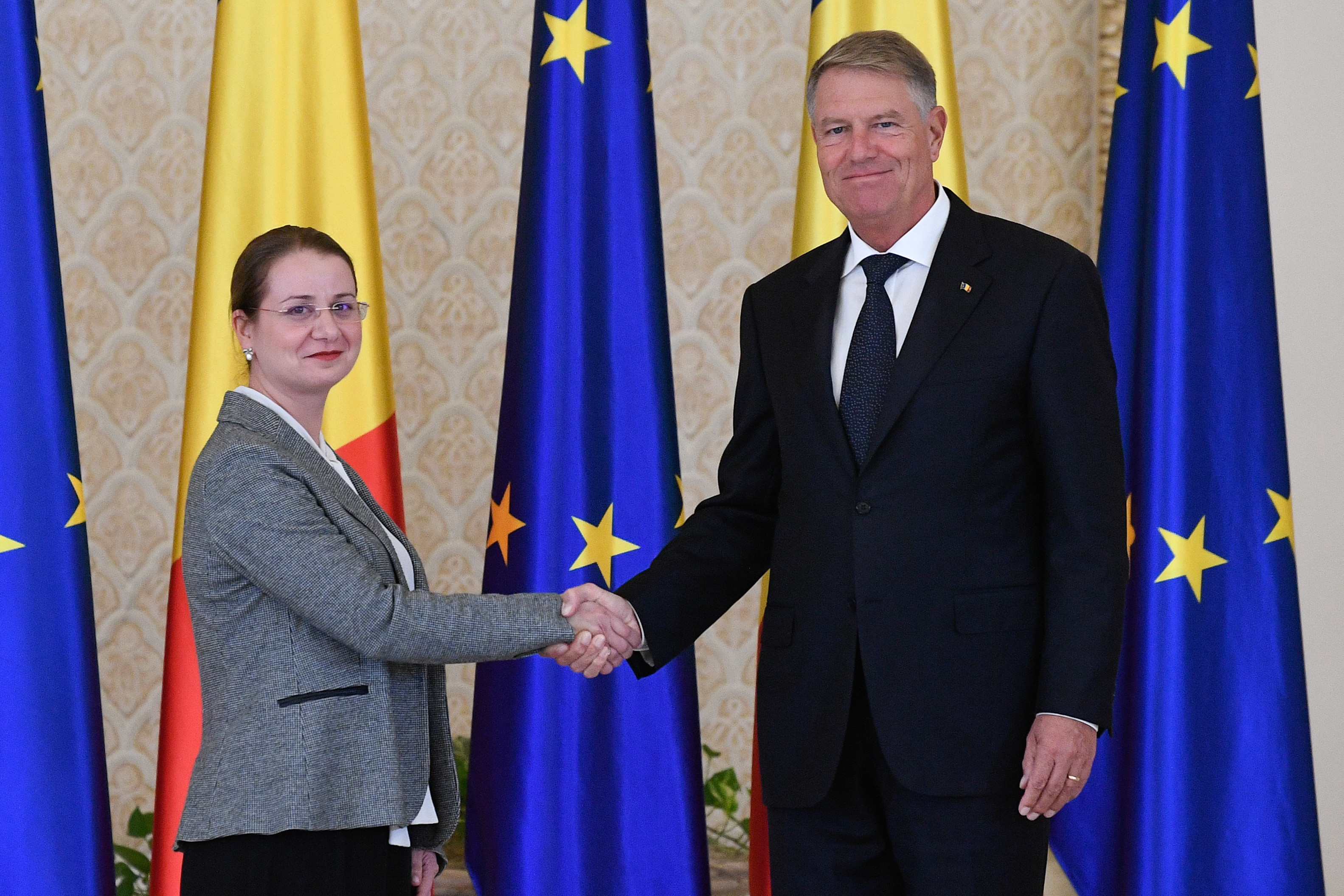 Legile Educației, bazate pe proiectul lui Iohannis, ”România educată”, intră în avizare. Opoziția: Dezbaterea, ”un simulacru”