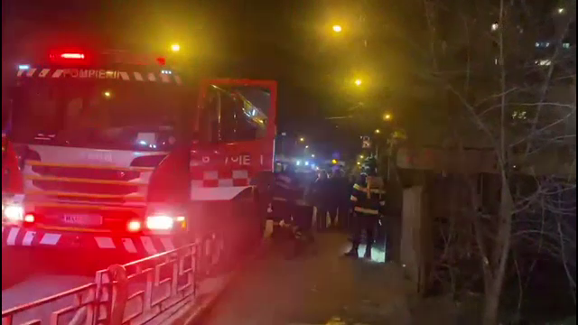 Incendiu în Iași. O casă dezafectată a fost cuprinsă de flăcări