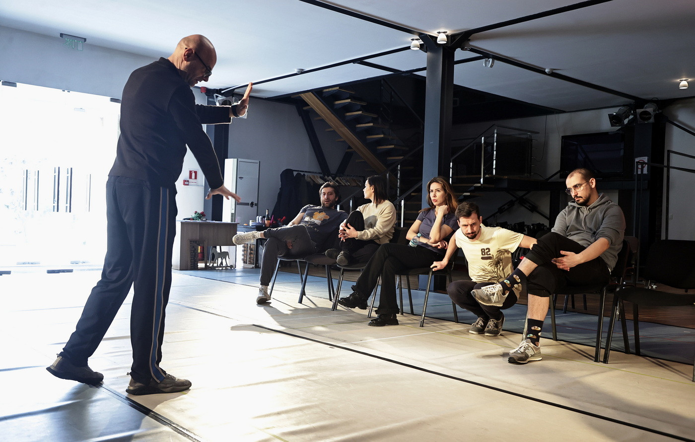 Foto piesa SLOW DOWN