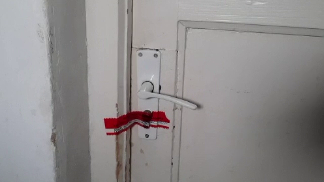 Crimă în condiții suspecte în Baia Mare. O femeie a fost găsită moartă în casă. Fiul ei cu probleme psihice, dus la audieri