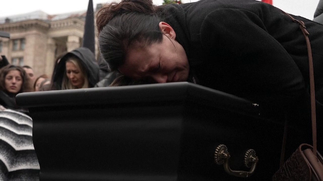 Funeralii naționale pentru luptătorul erou al Ucrainei. Cum a reacționat mama lui când a văzut filmul execuției fiului său