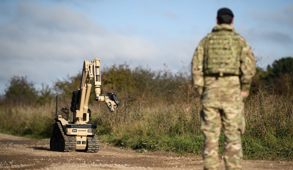 Terminator devine realitate în Regatul Unit. Roboții ar putea lupta pentru armata britanică în cel mult șapte ani