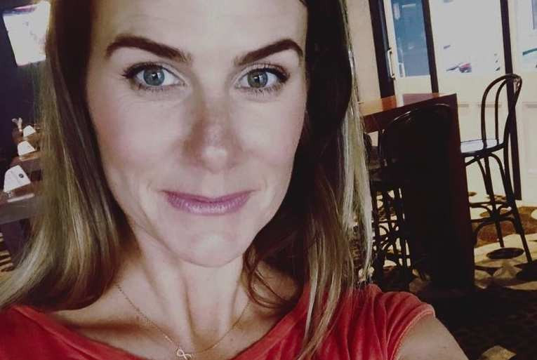 Femeia amendată pentru că a citit un SMS, la volan, indignată de fotografia Poliției Rutiere din plic. Ce se vedea acolo