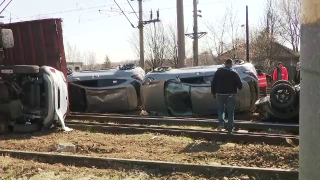 Imagini de la Gara Roșiori Nord, unde un tren cu 280 de călători a lovit un altul de marfă. Concluziile primelor cercetări