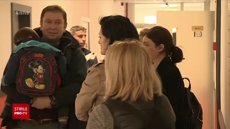 Părinții se pregătesc să-i înscrie pe cei mici la școală în clasa pregătitoare. Până când se pot face listele