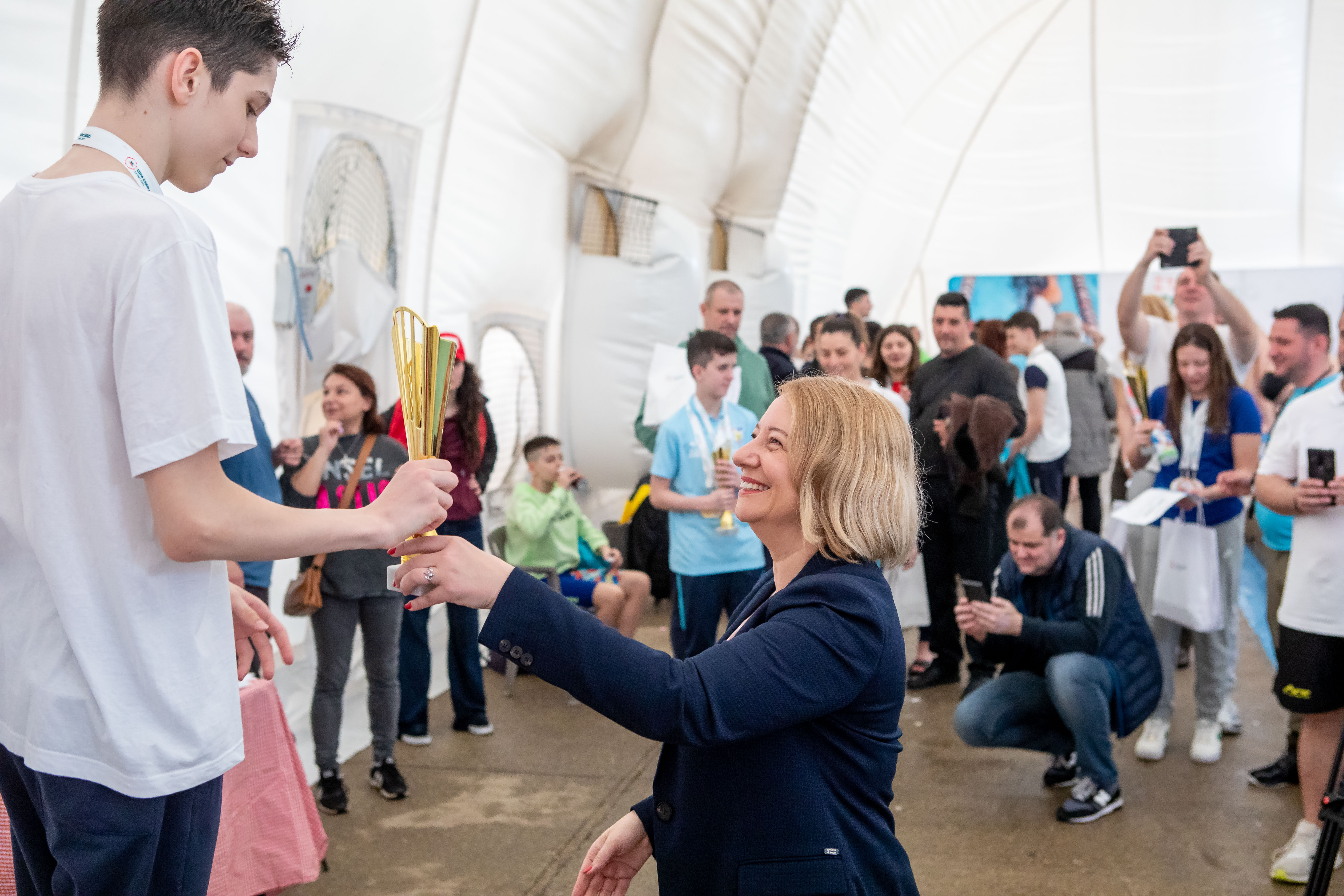 (P) A doua ediție “Cupa Caroli” la înot și-a stabilit câștigătorii. 184 de medalii au fost înmânate victorioșilor.