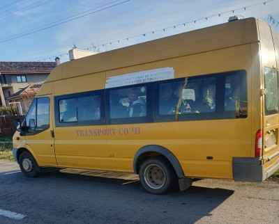 O elevă de 10 ani din Vrancea a fost agresată sexual de un bărbat în microbuzul şcolar. Individul a fost arestat preventiv