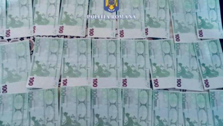 10.000 de euro în bancnote false au fost găsiți în Neamţ, în urma unor percheziţii. Ce au mai descoperit poliţiştii. FOTO