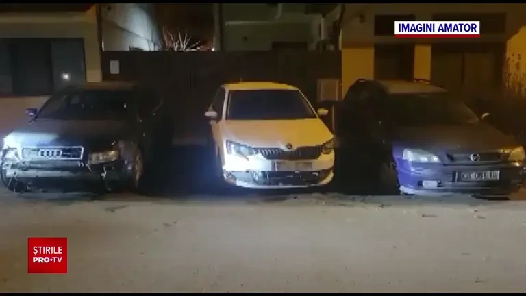 Un șofer a lovit mai multe mașini în încercarea de a-și răni soția, apoi a plecat de la locul faptei