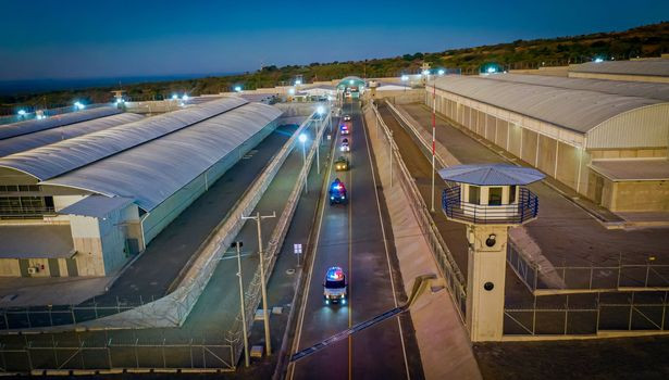 Condițiile îngrozitoare în care stau mii de deținuți într-una dintre cele mai mari închisori | GALERIE FOTO