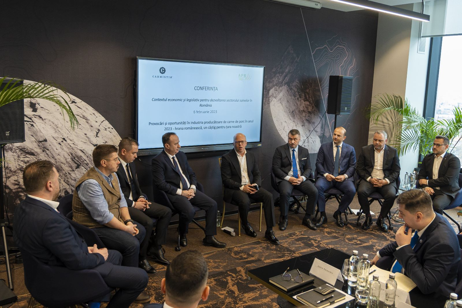 (P) Grupul Carmistin a organizat „Contextul economic și legislativ pentru dezvoltarea sectorului suinelor în România”