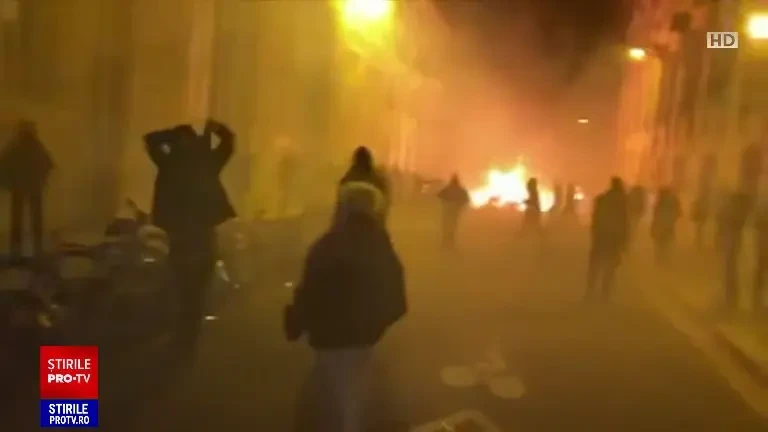 Presa franceză, după violențele provocate de protestatarii furioși: ”Gustul amar al eșecului”