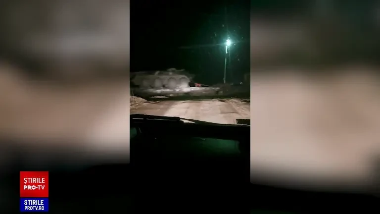 Un tren care transporta mașini de armată a deraiat, în Brașov