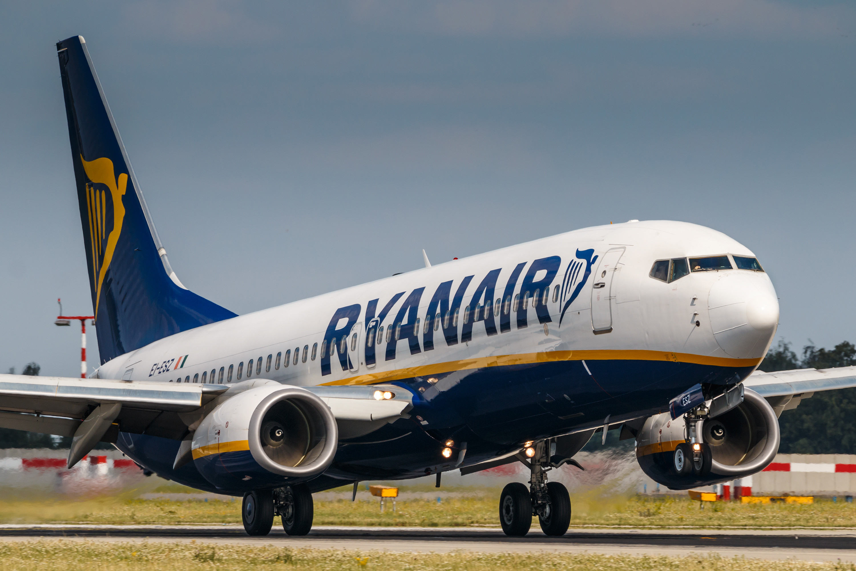 Ryanair ar fi nevoită să anuleze curse ”în masă”, dacă aeroportul din Dublin va limita zborurile din cauza zgomotului