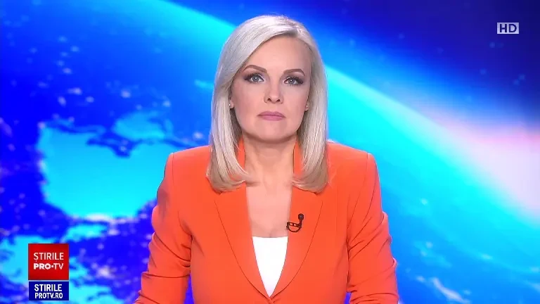 Deținuții dintr-o închisoare au adoptat un cățel care suferă de anxietate