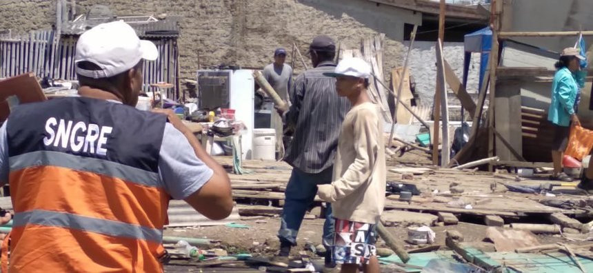 Cel puţin 14 morți și 380 de răniți după cutremurul de magnitudine 6,8, produs Ecuador. Multe clădiri au fost avariate. VIDEO