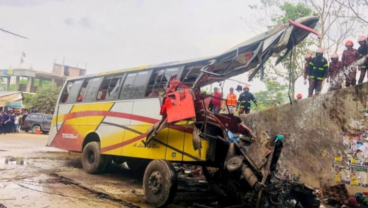 Cel puţin 19 morţi în urma unui accident de autobuz în Bangladesh
