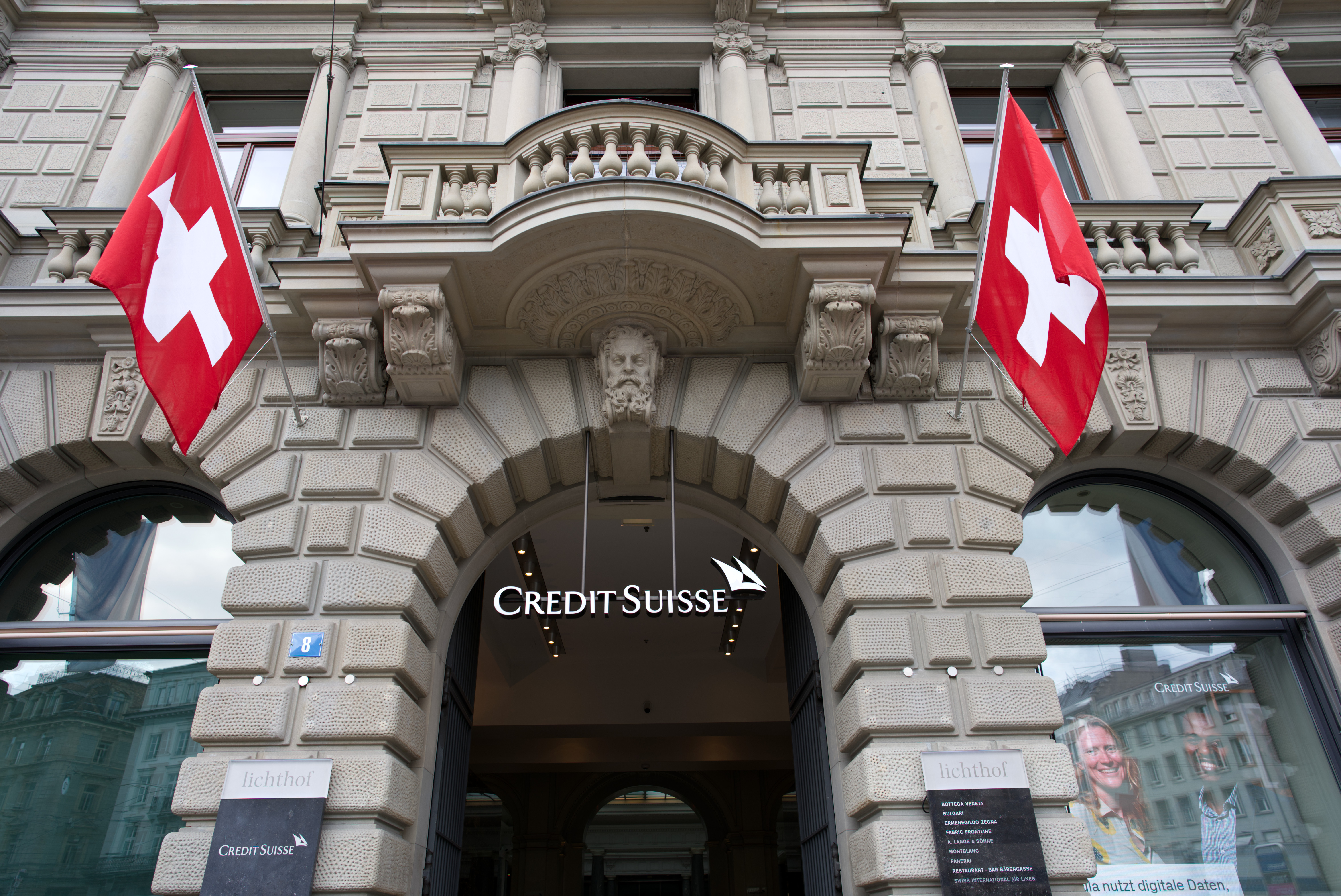 Financial Times: UBS Group a cumpărat banca elvețiană Credit Suisse cu peste 2 miliarde de dolari