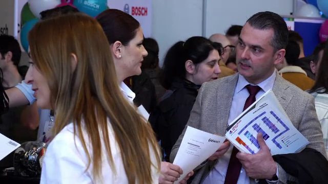 Forța de muncă, din ce în ce mai scumpă în România. Domeniile unde se oferă salarii mai mari de 2.000 de euro net