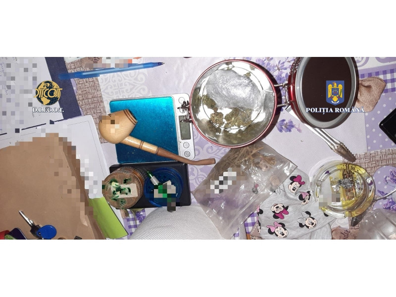 Elevi de liceu cu părinți angajați în MAE și DNA, suspectați că vindeau droguri de mare risc în licee din Capitală