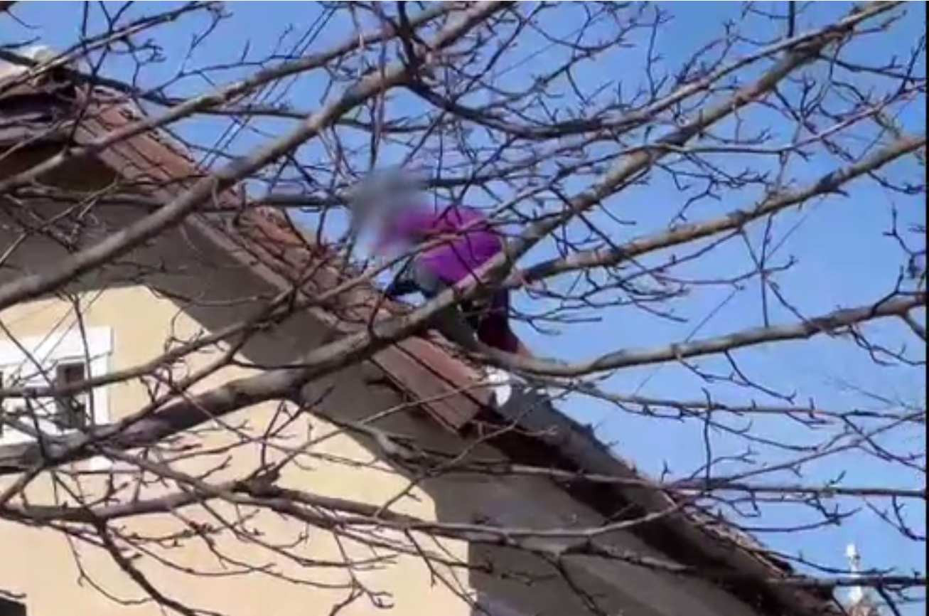 Americanul care a făcut scandal pe Strada Senină din Cluj-Napoca a ajuns la psihiatrie. Soția lui a depus plângere penală