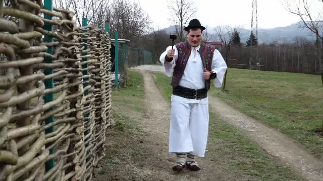 „Influencerii rurali” de la noi vin cu idei originale de promovare a satelor din România. „E normal să am pasiunea aceasta”