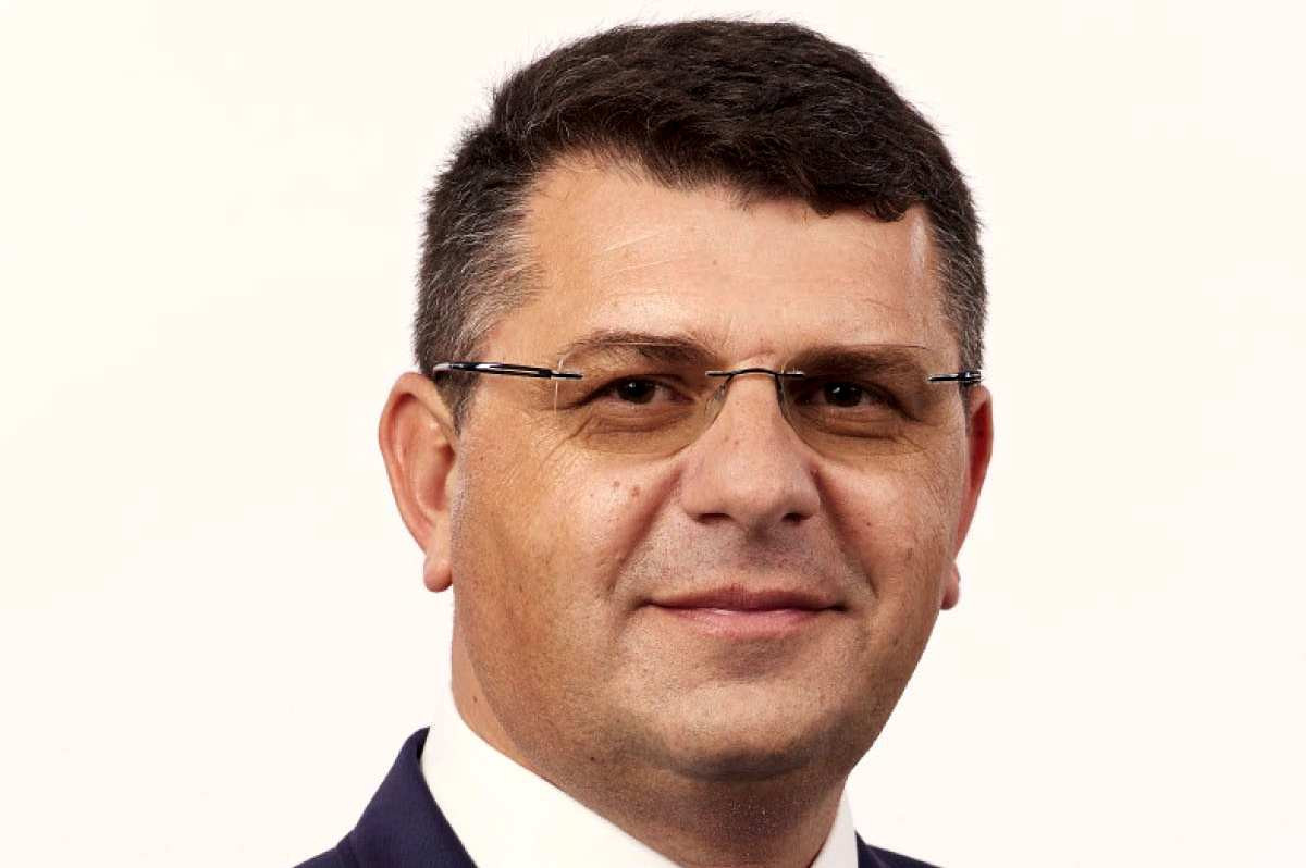 Familia unui fost deputat a dat în judecată Spitalul Militar Central. Nicolaie Sebastian Valentin Radu a murit de septicemie