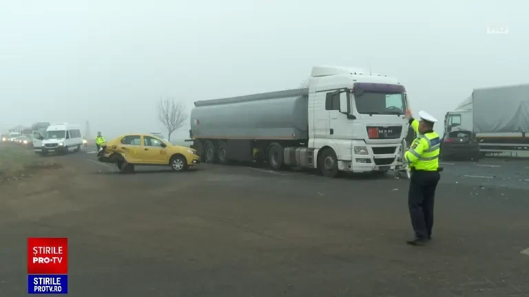 Tânărul de 21 de ani implicat în carambolul de pe „drumul morții” a murit. Și tatăl lui a fost rănit