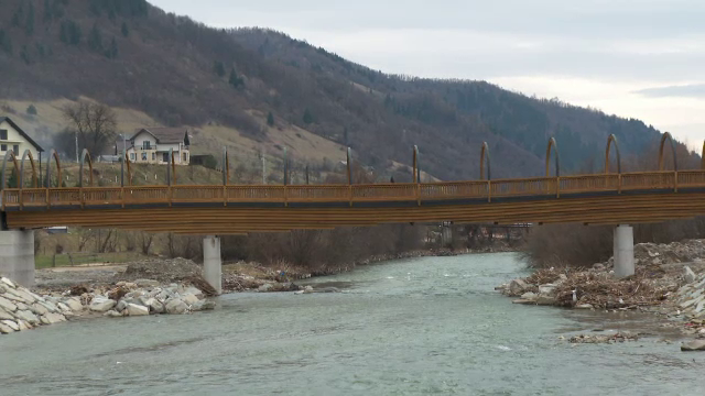 Lucrările unui pod din Sângeorz-Băi, unic în România, au fost oprite. Ce nereguli a găsit Inspectoratul