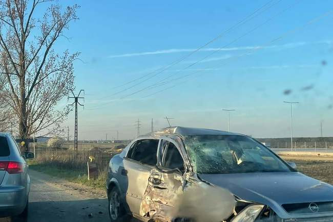 Un tânăr motociclist a murit într-un accident, în Arad. El a fost lovit de o mașină | FOTO