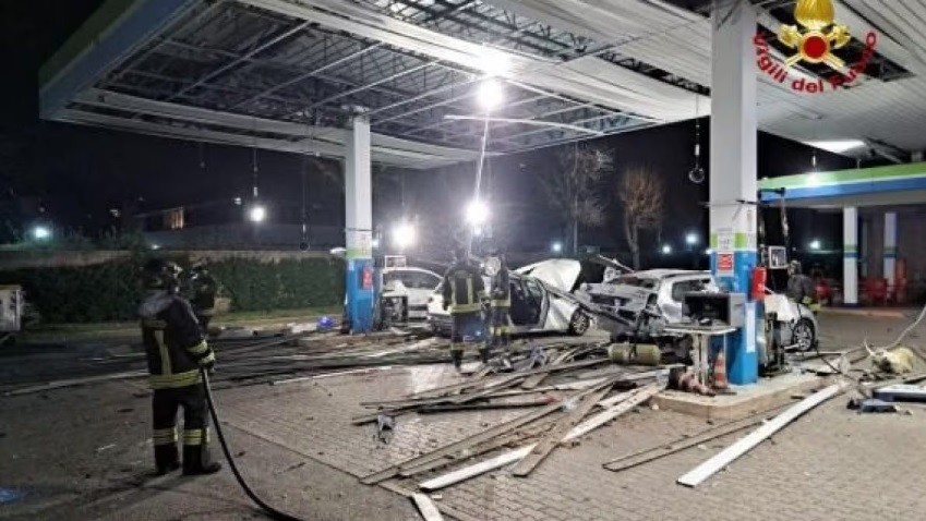 O butelie GPL a explodat într-o benzinărie, în timp ce un șofer alimenta: 4 victime, dintre care una în stare critică. FOTO