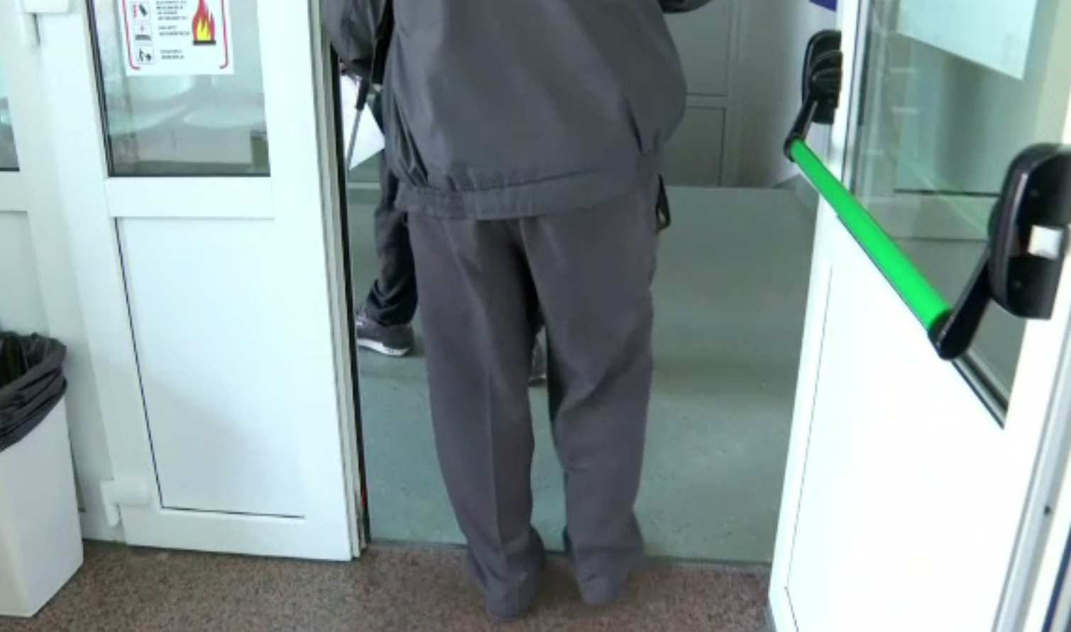 Un bătrân a murit pe holurile Spitalului din Botoșani, fără să-l observe nimeni câteva ore. Cum s-a ajuns aici