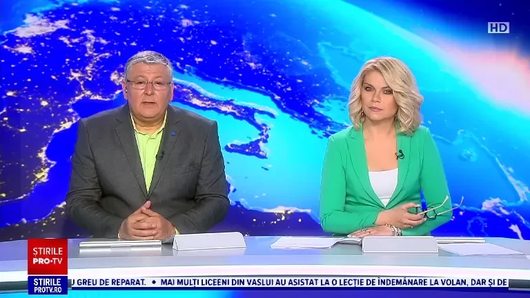 Aventura unei zebre evadate de la zoo. Animalul s-a plimbat pe străzi ore bune până s-a blocat