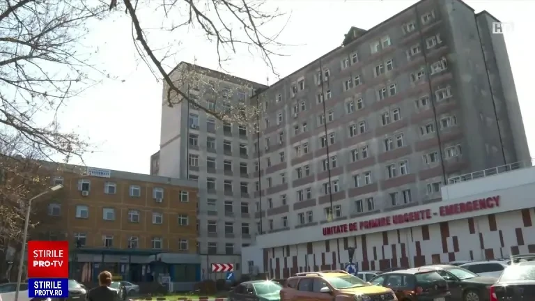 Un bătrân a murit pe holurile Spitalului din Botoșani, fără să-l observe nimeni câteva ore. Cum s-a ajuns în această situație revoltătoare