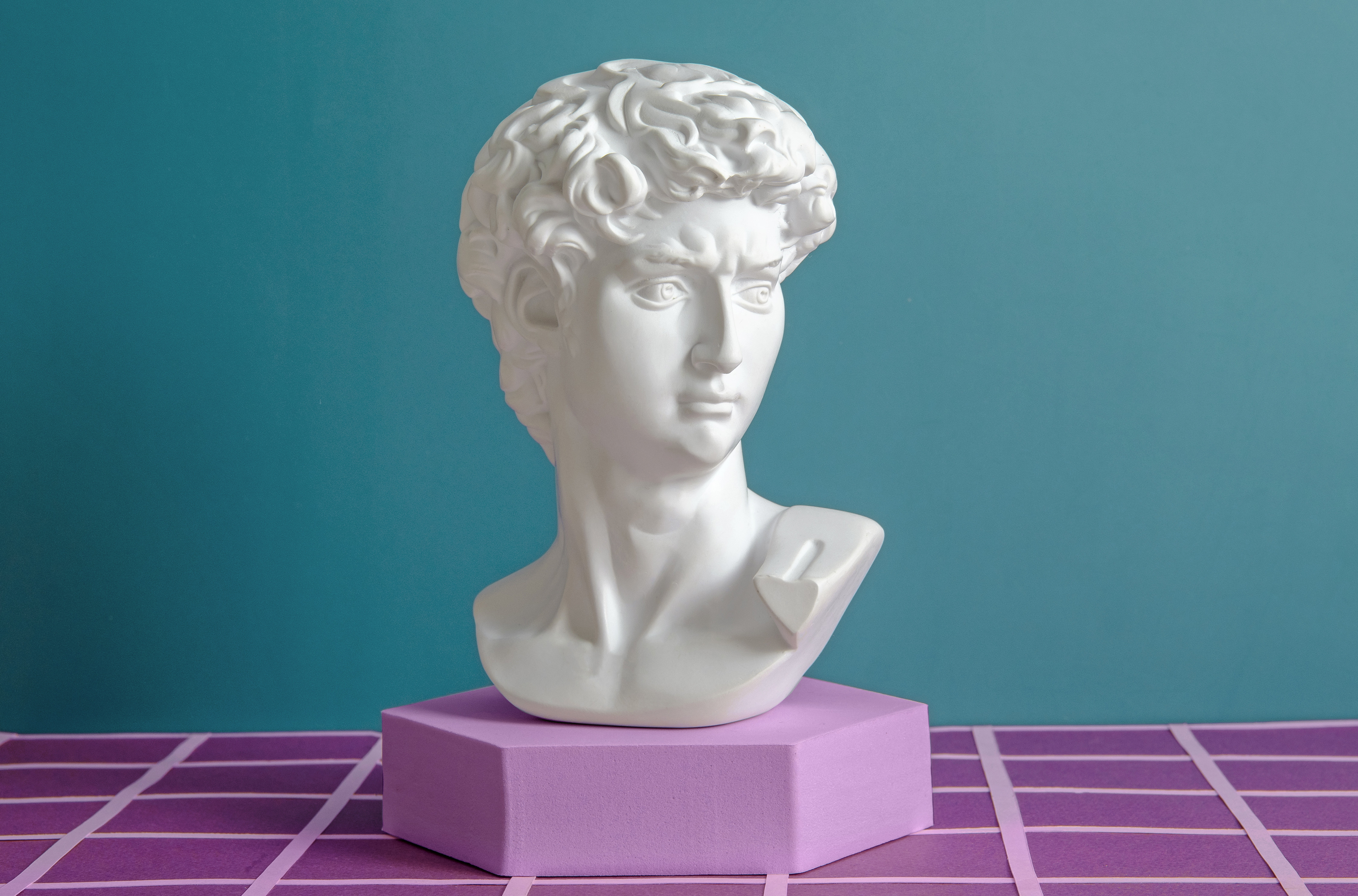 O profesoară care le-a prezentat elevilor sculptura David, acuzată că le-a arătat material „pornografic” și concediată